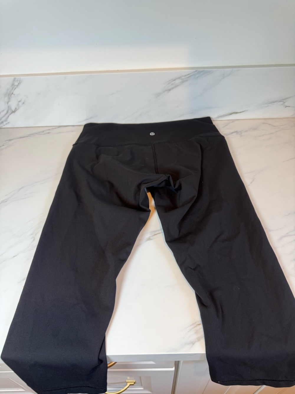 Lululemon black capri leggings